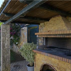 4 bedroom villa with pool, Chalikounas, sleeps 8